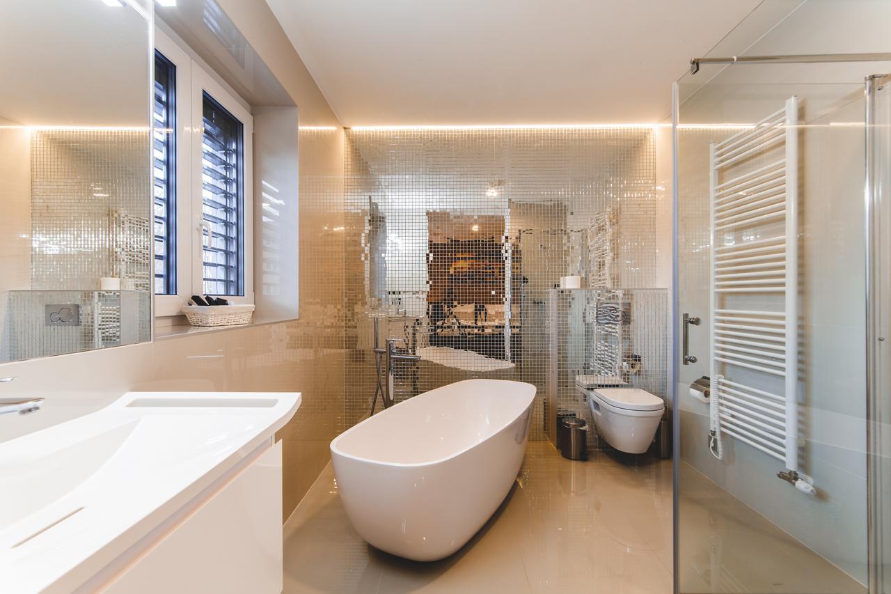 Silesia Residence Ostrava Eksteriør bilde Bathroom